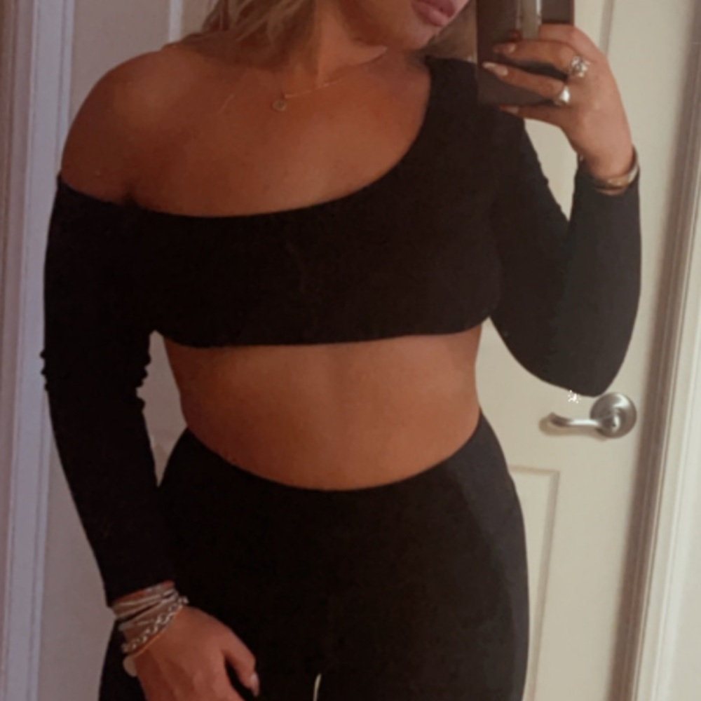 MOVING SALE Zaful Black Ribbed Off Shoulder Cropped Long Sleeve Knit Top